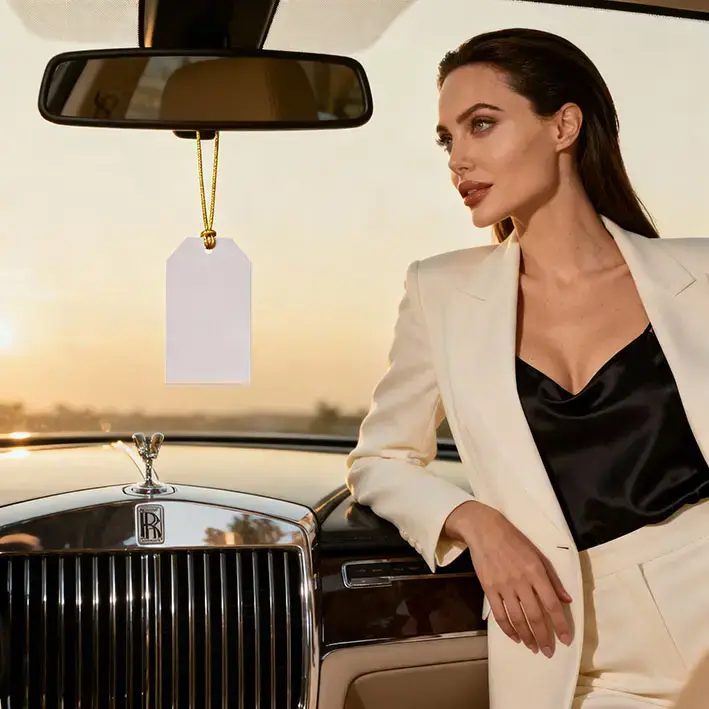 Személyre szabott autóillatosító autógyártók számára, minőségi kiegészítő, amely kiemelkedik a versenytársak közül, figyelem a részletekre és az ügyfélélményre